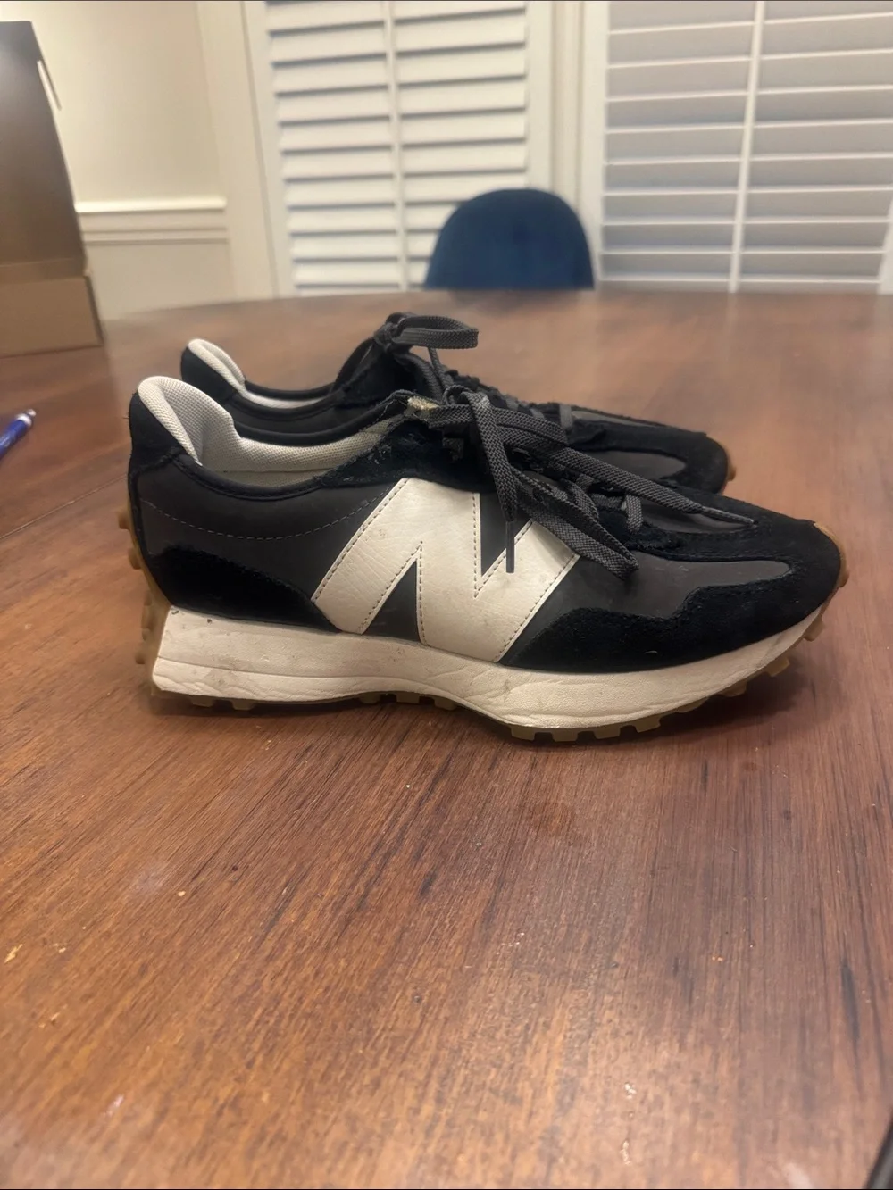 New Balance Black & White Retro Runner Sneakers - Picture 1 of 3